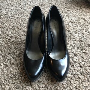 7.5 Nine West Black Heels